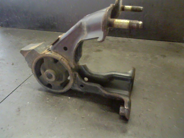 SUPPORT MOTEUR CÔTÉ R