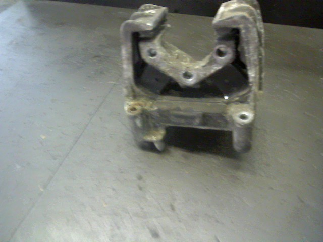 MOTORTRÄGER VORN SEITLICH GETRIEBE L