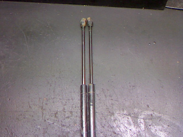 GASDRUCKFEDER/-DÄMPFER L+R