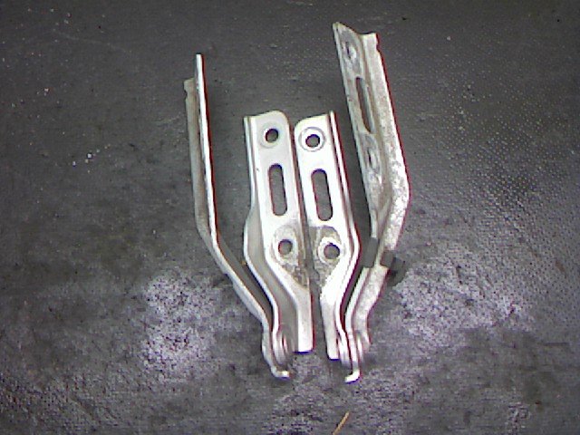 SCHARNIER MOTORHAUBE LINKS UND RECHTS