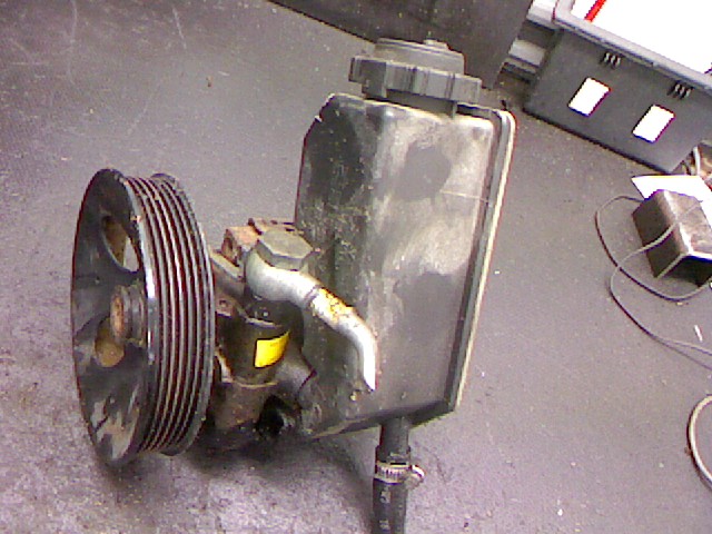 POMPE DE DIRECTION ASSISTEE