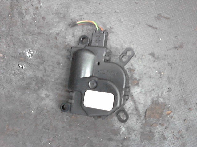 MOTEUR DE COMMANDE DU BOÎTIER DE VENTILATEUR