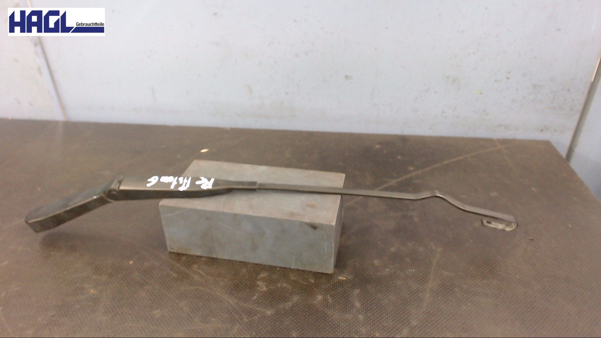 BRAS D'ESSUIE-GLACE DROIT