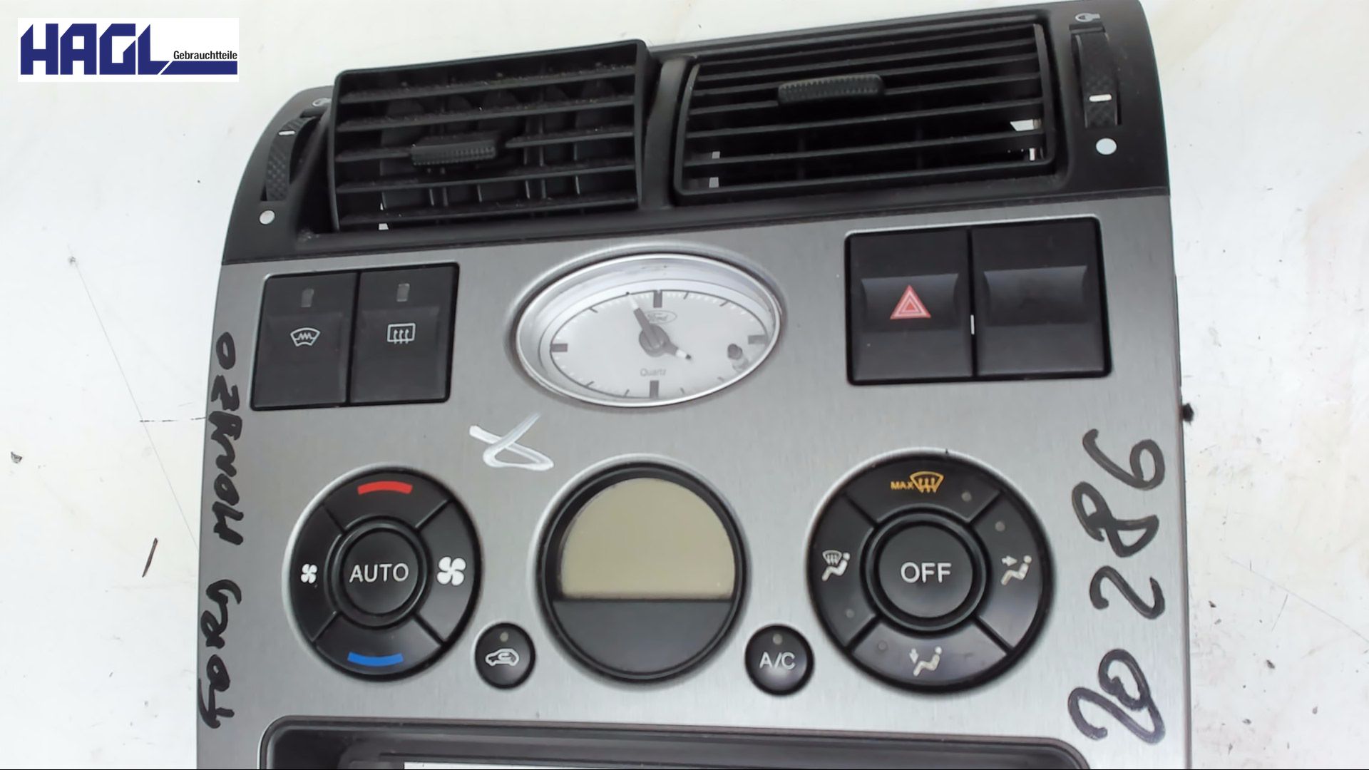 ÉLÉMENT DE COMMANDE DE CHAUFFAGE AVEC COUVERCLE