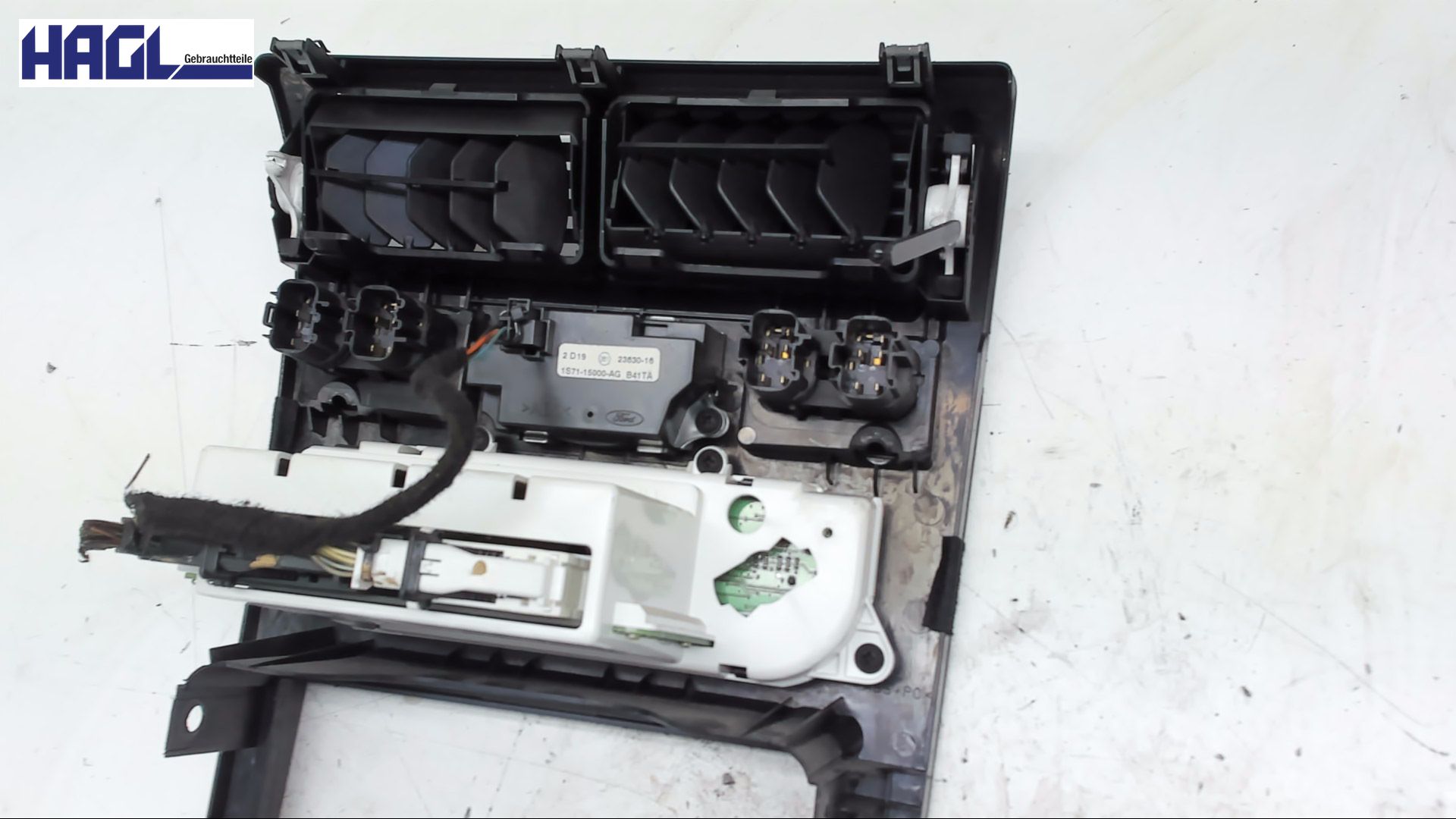 ÉLÉMENT DE COMMANDE DE CHAUFFAGE AVEC COUVERCLE