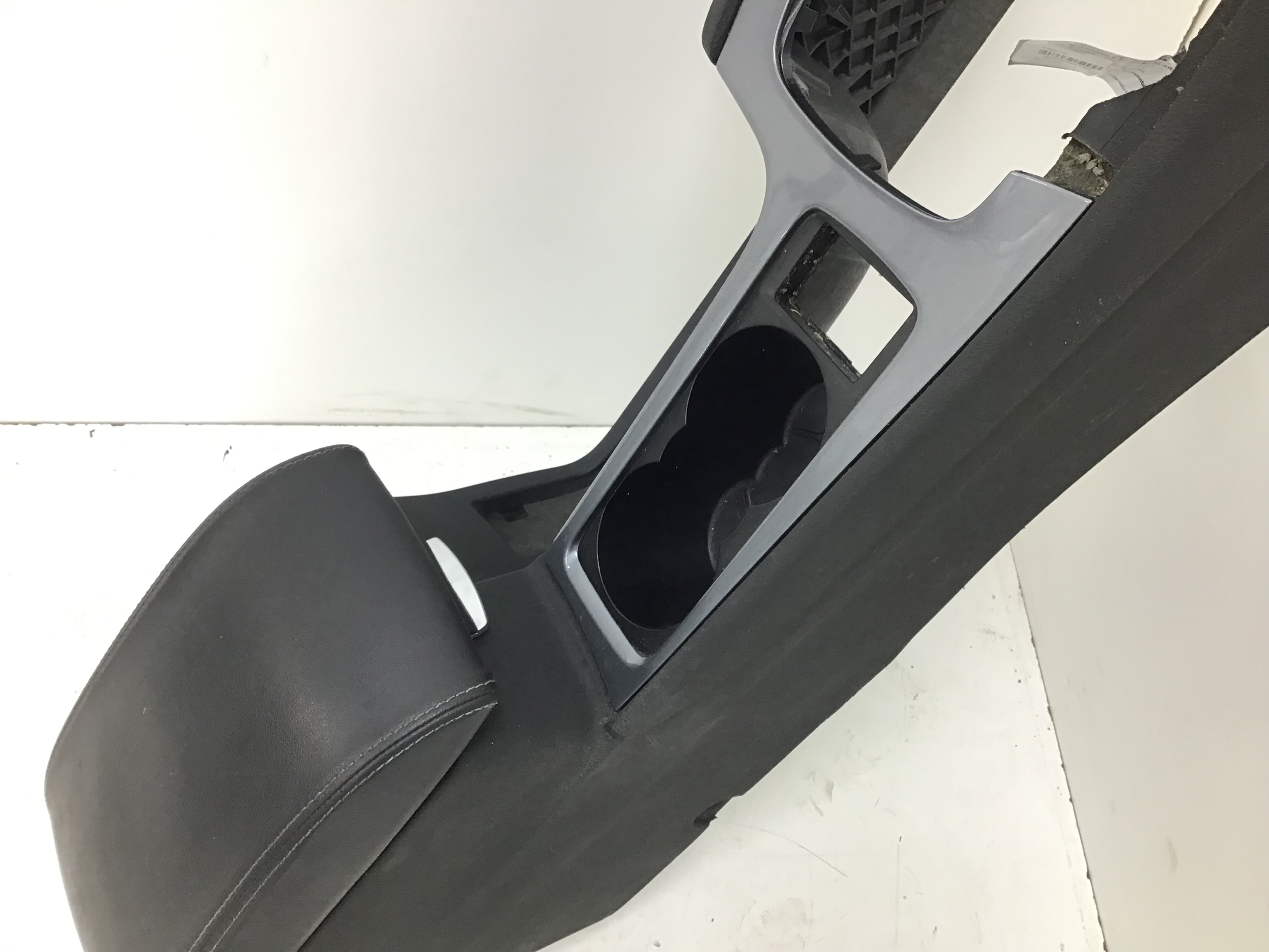 MITTELKONSOLE ARMLEHNE