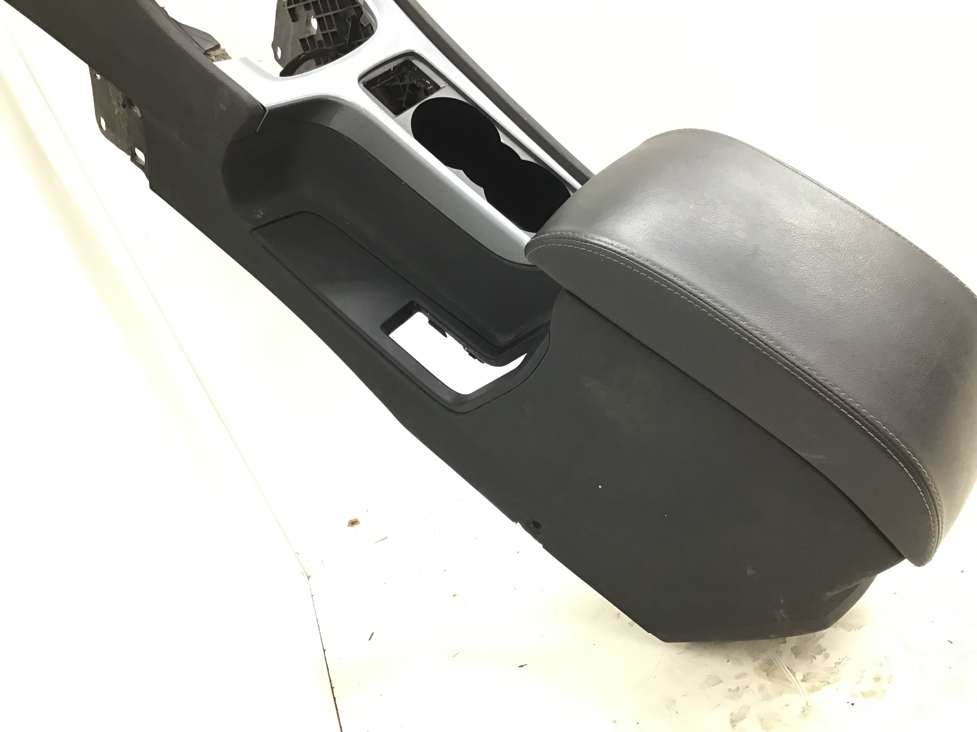 MITTELKONSOLE ARMLEHNE