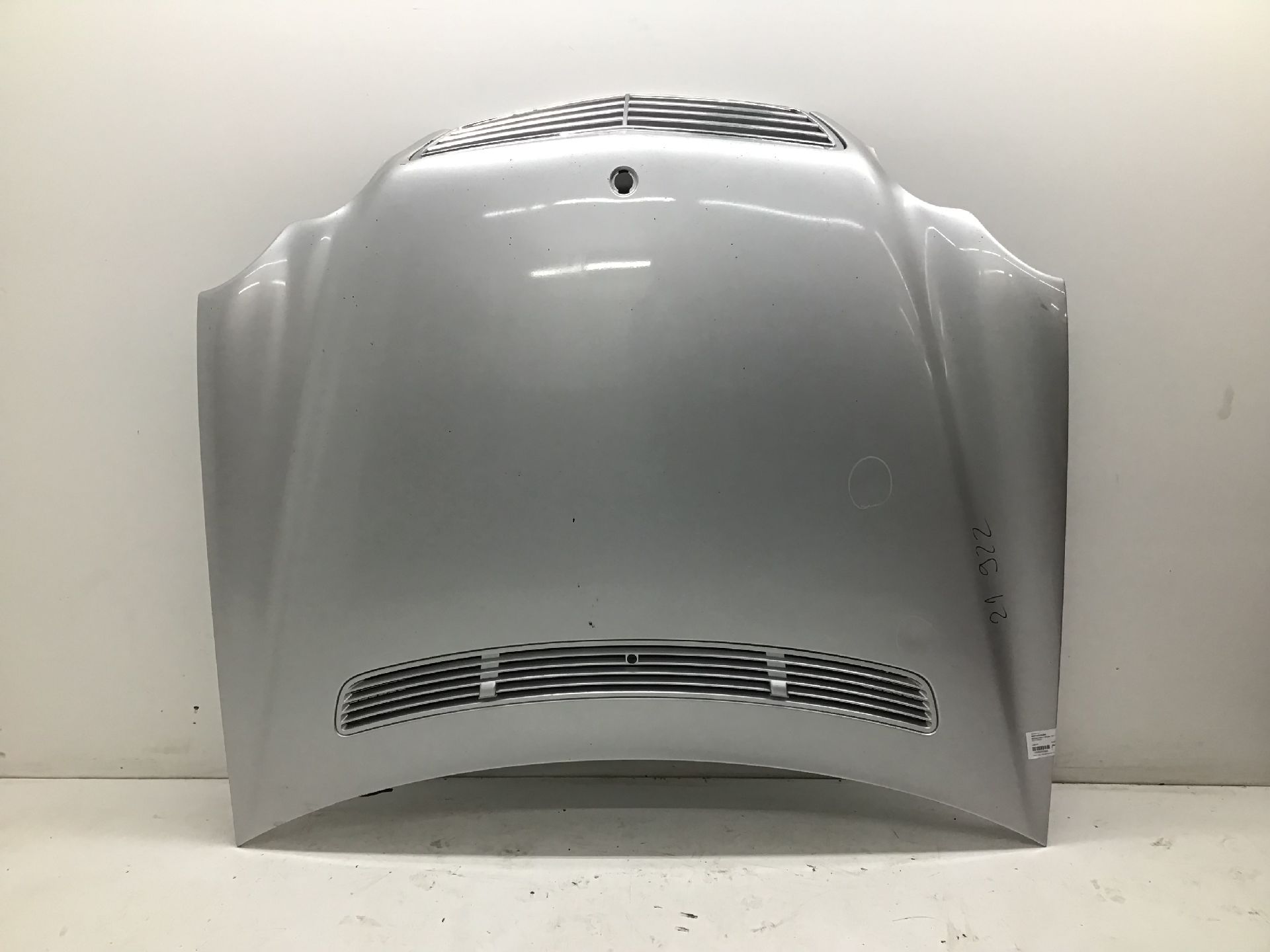 Capot moteur Mercedes-benz C 200 T CDI 2024 203 break couleur 744 argent brillant année 2004