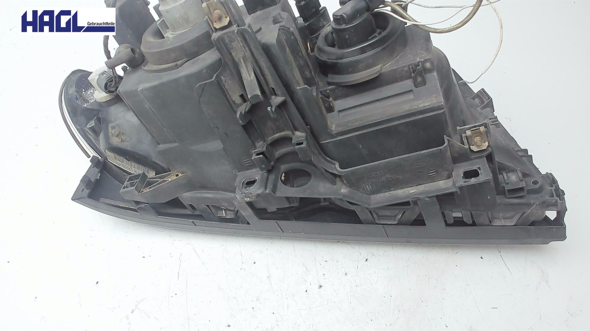 Phare complètement à GAUCHE