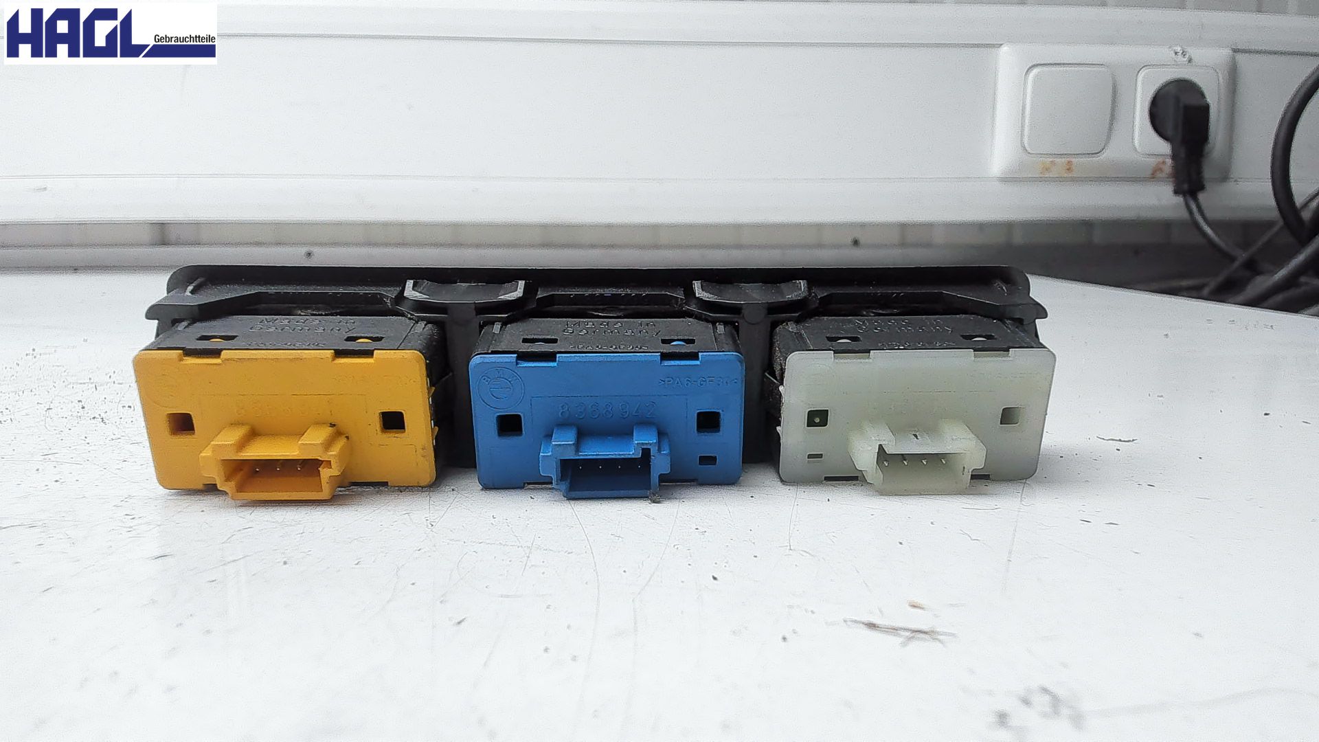 FENSTERBETÄTIGUNG VORNE LINKS