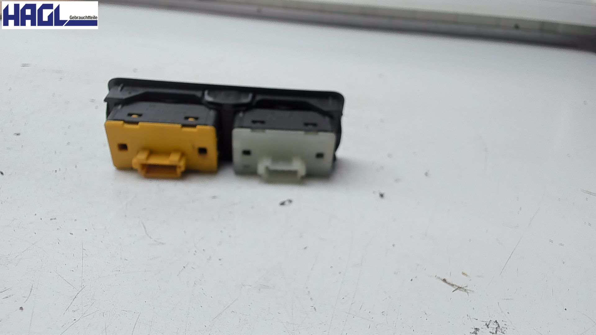 FENSTERBETÄTIGUNG VORNE RECHTS