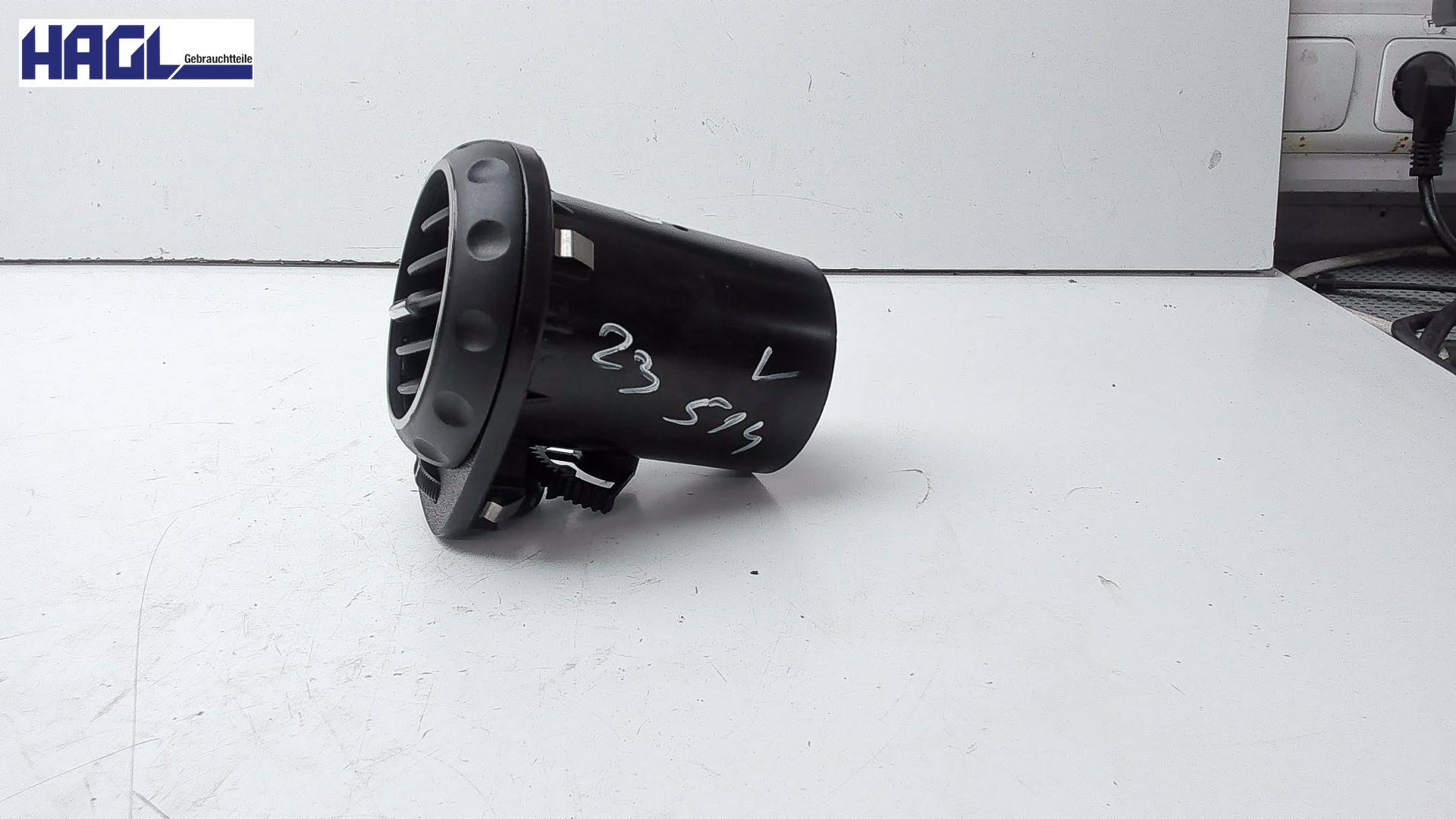 Lüftungsgitter oben  LINKS