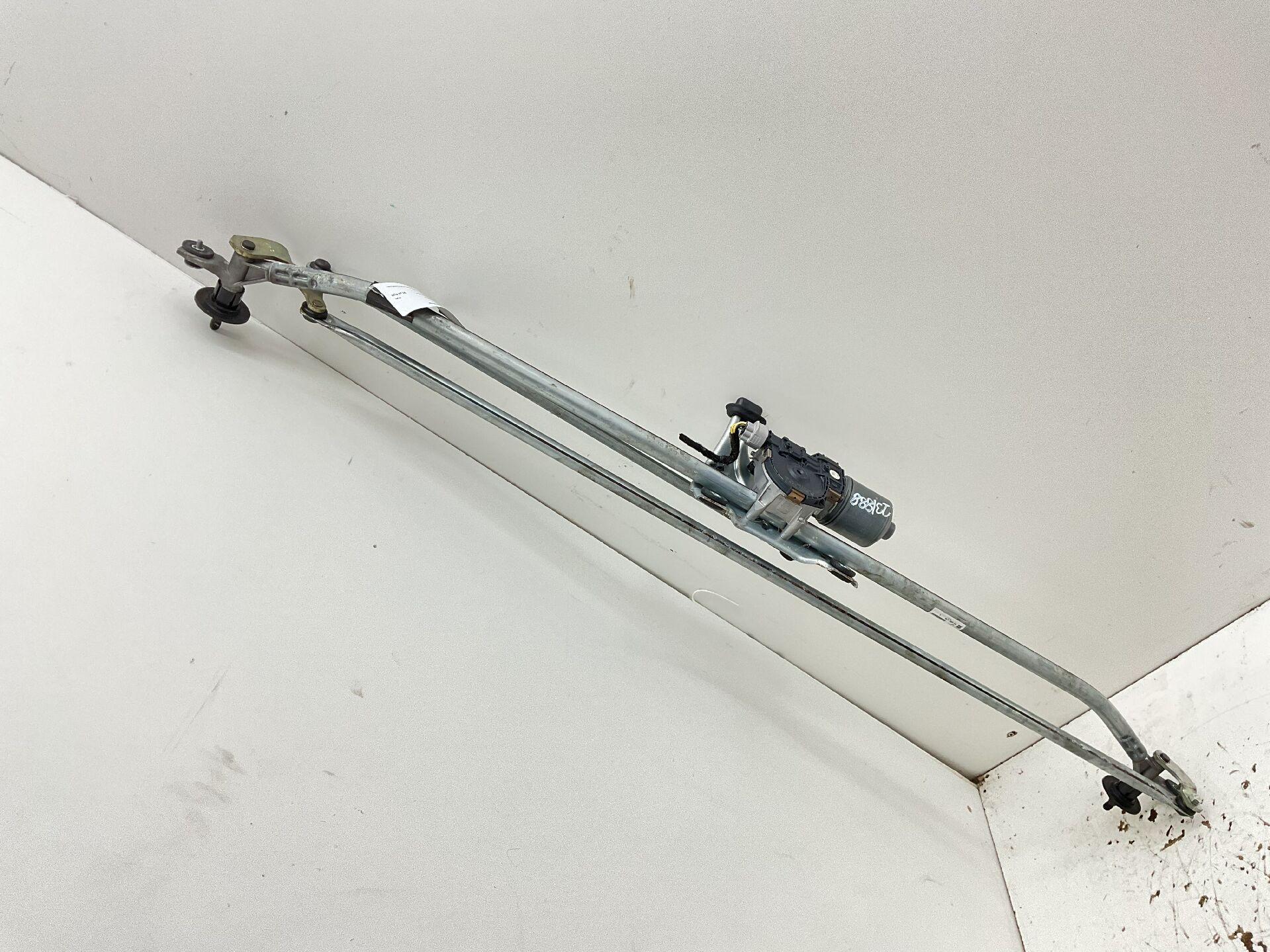 Support d'essuie-glace avec moteur