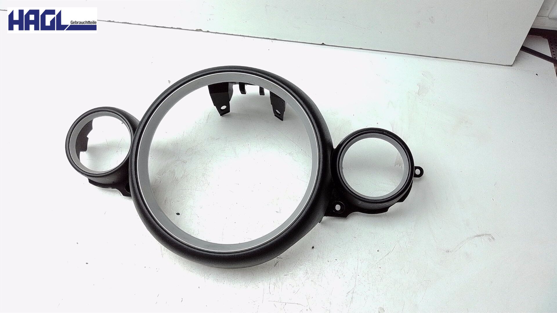 Anzeigeninstrumentengehäuse