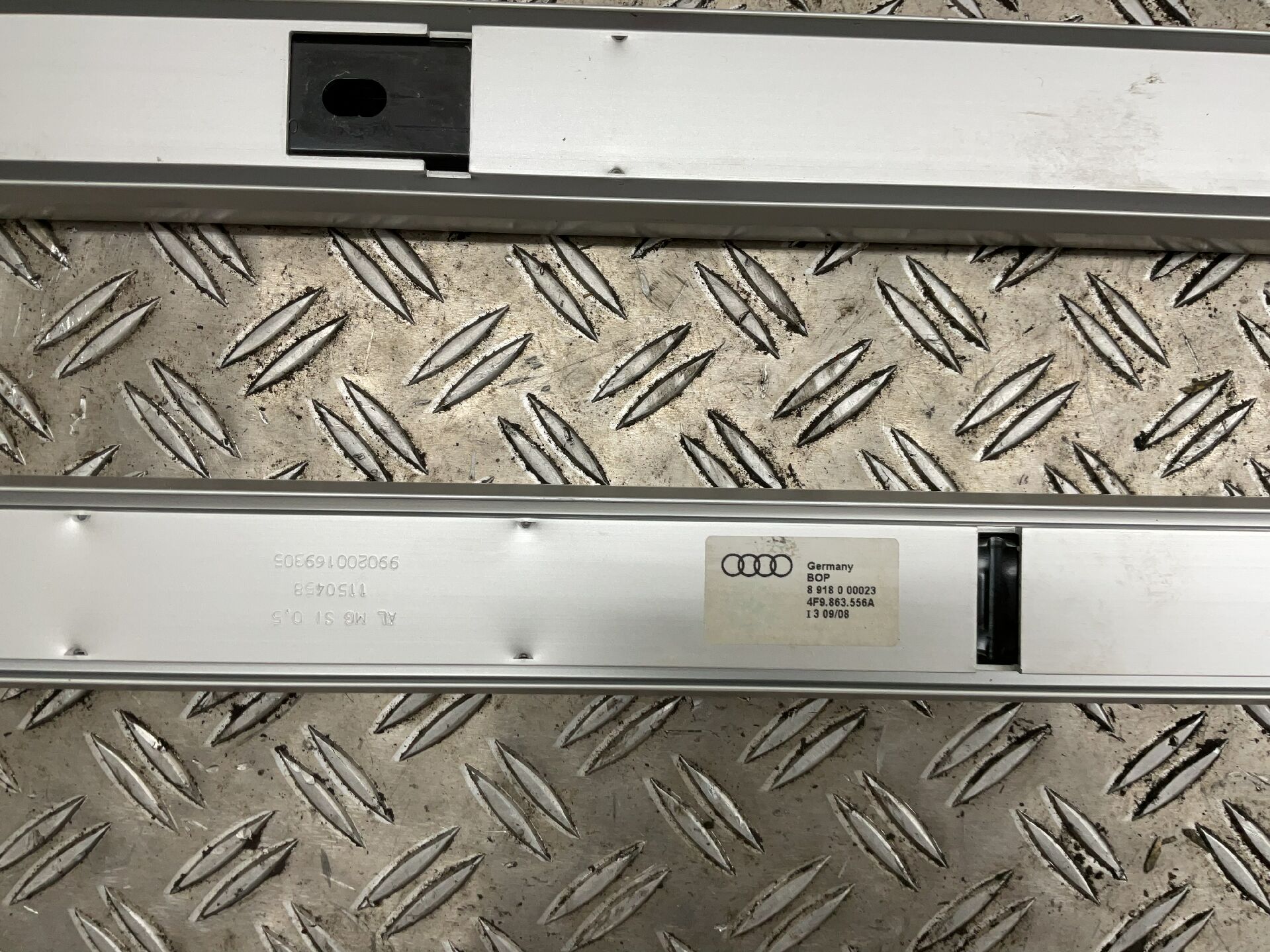 Rail de compartiment à bagages pour la sécurité des bagages