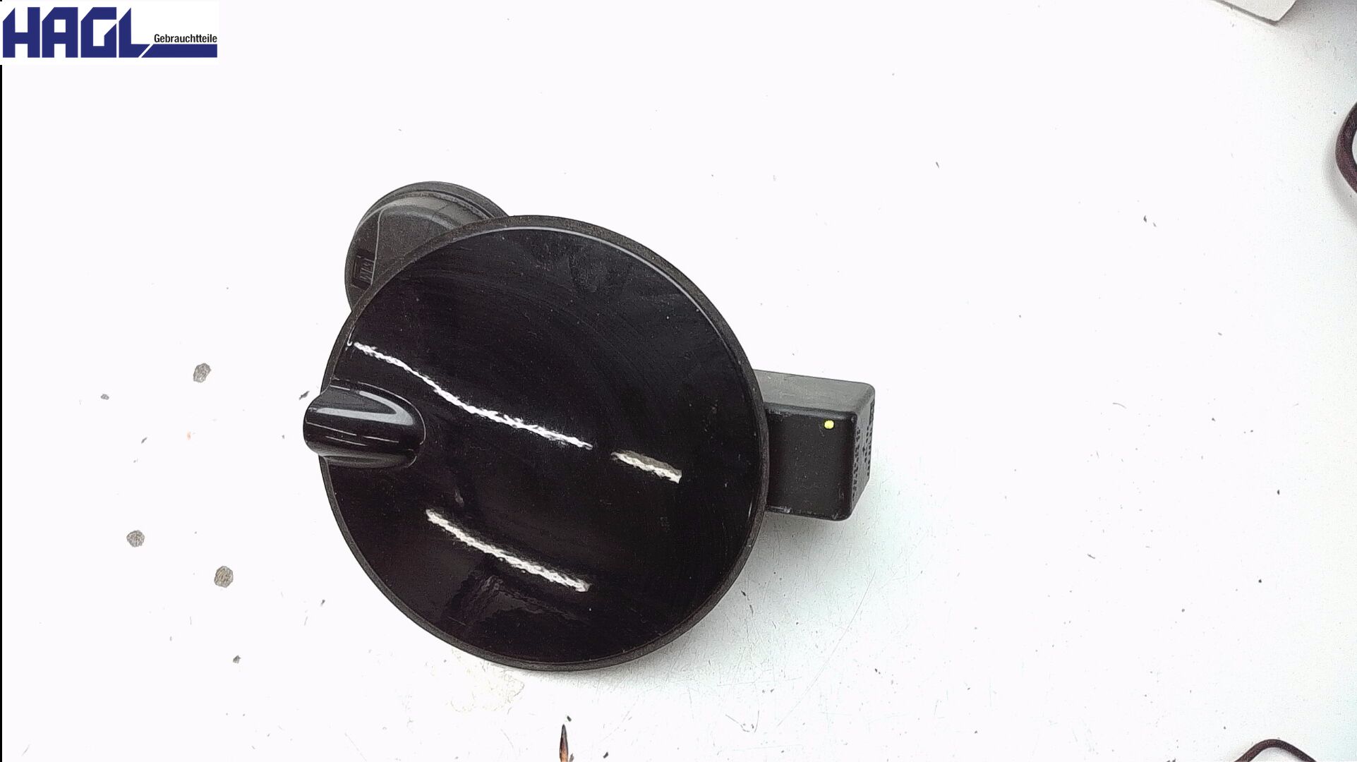 TANKKLAPPE seitlich RECHTS