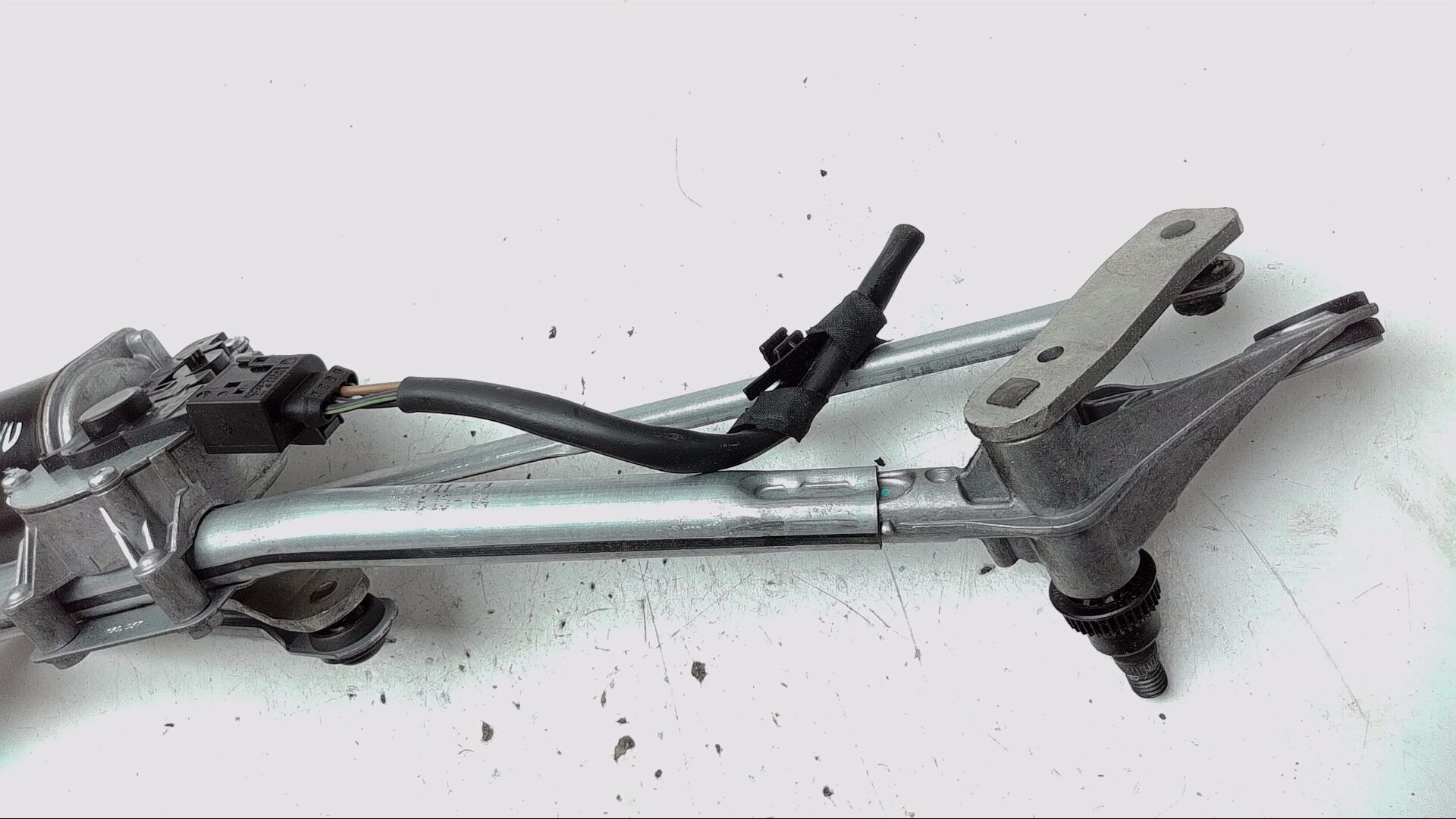 Scheibenwischerbock mit Motor vorne