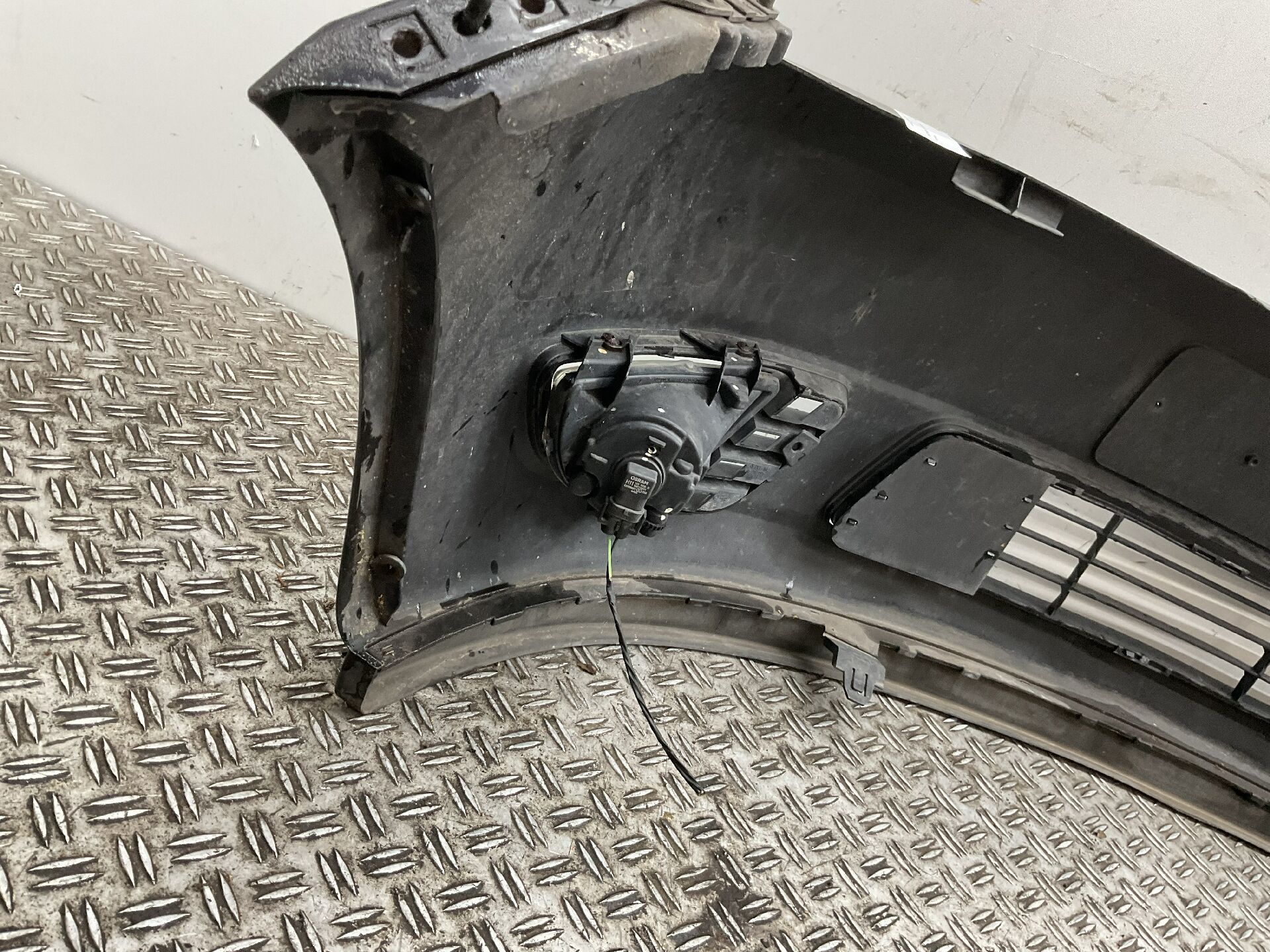 Stossfänger Verkleidung VORNE