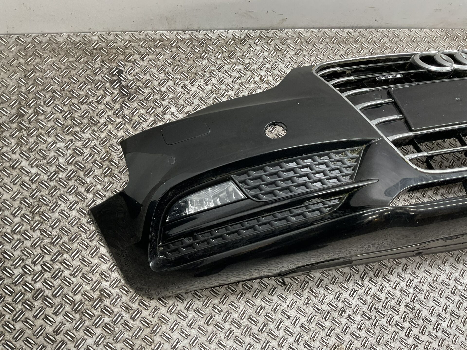 Stossfänger Verkleidung vorne