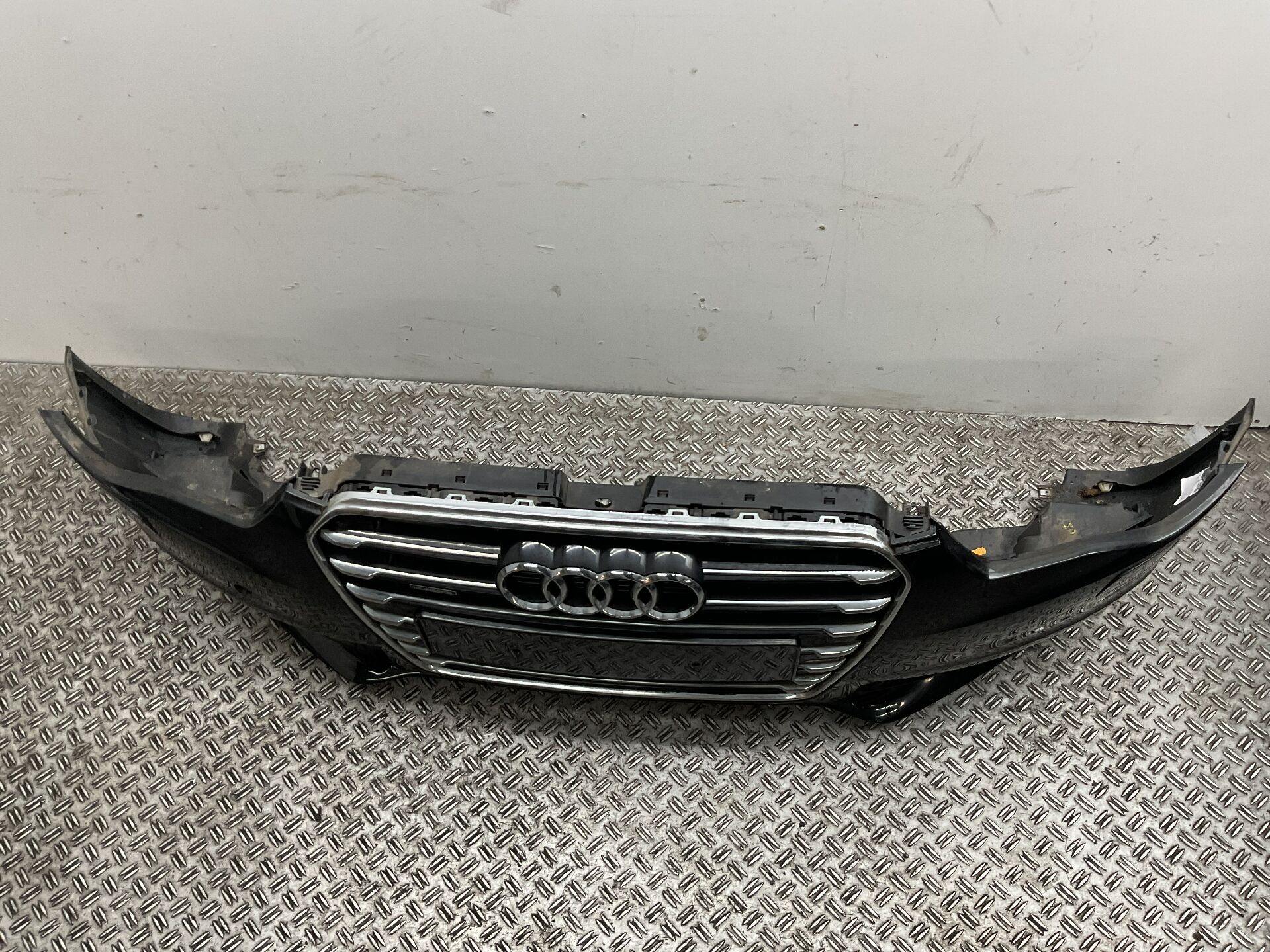 Stossfänger Verkleidung vorne