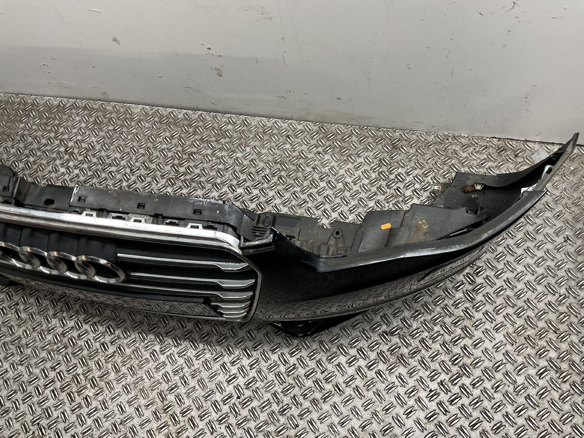 Stossfänger Verkleidung vorne