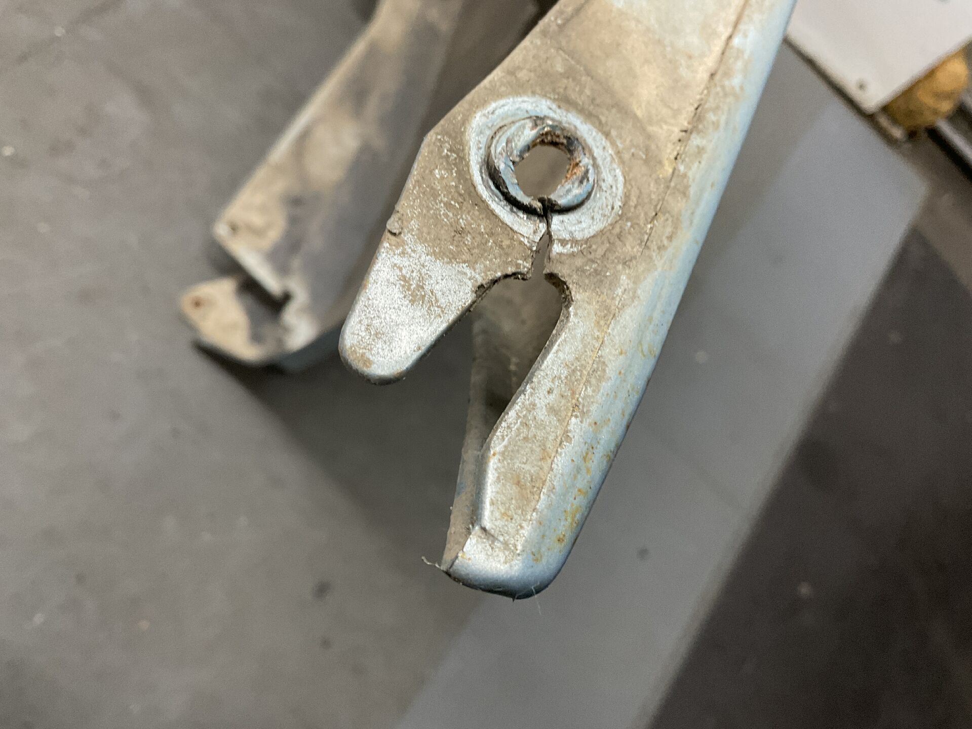 Stossfänger Verkleidung VORNE