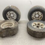 Mitsubishi Pajero Pajero LO40/V20 KOMPLETTRÄDER Geschlossen