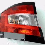 Skoda Fabia Fabia NJ Heckleuchte LINKS Kombi